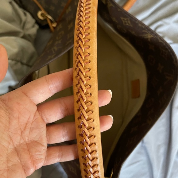 Louis Vuitton Artsy MM - Picture 9 of 14